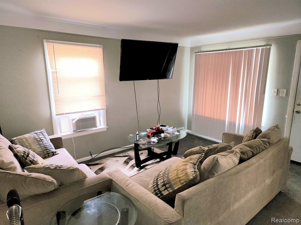 18456 Edinborough Road Detroit, MI 48219 - Photo 2 of 12 GetMedia