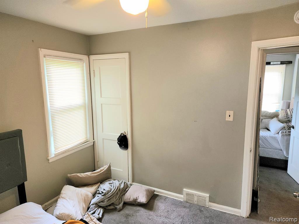 18456 Edinborough Road Detroit, MI 48219 - Photo 8 of 12 GetMedia