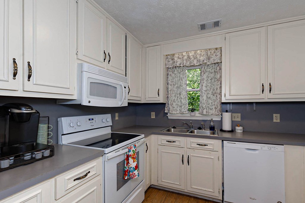 8305 Midland Road Midland, GA 31820 - Photo 38 of 50 COTTAGE KITCHEN