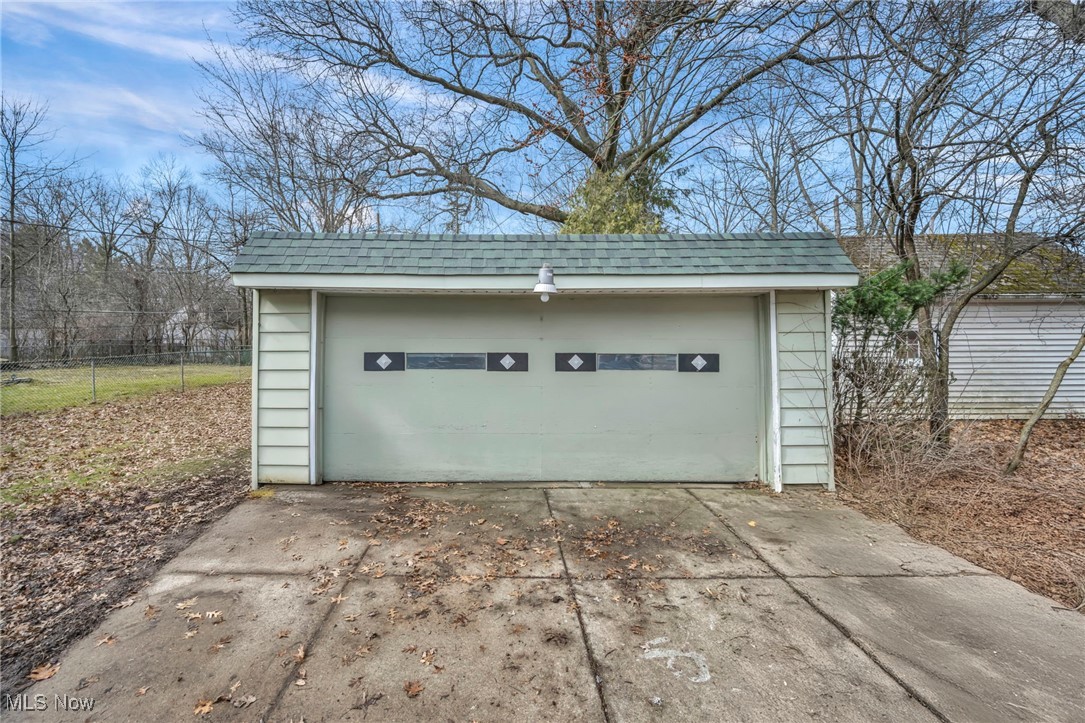 1518 Wilmar Road Cleveland, OH 44121 - Photo 6 of 34