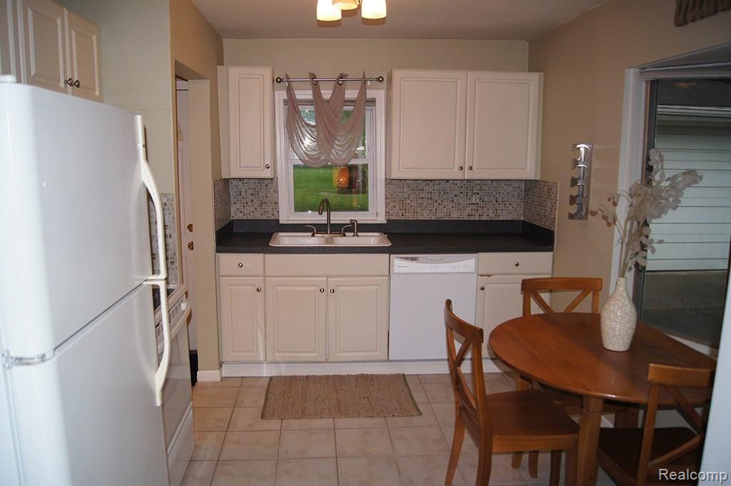 3211 Crooks Road Rochester Hills, MI 48309 - Photo 12 of 18