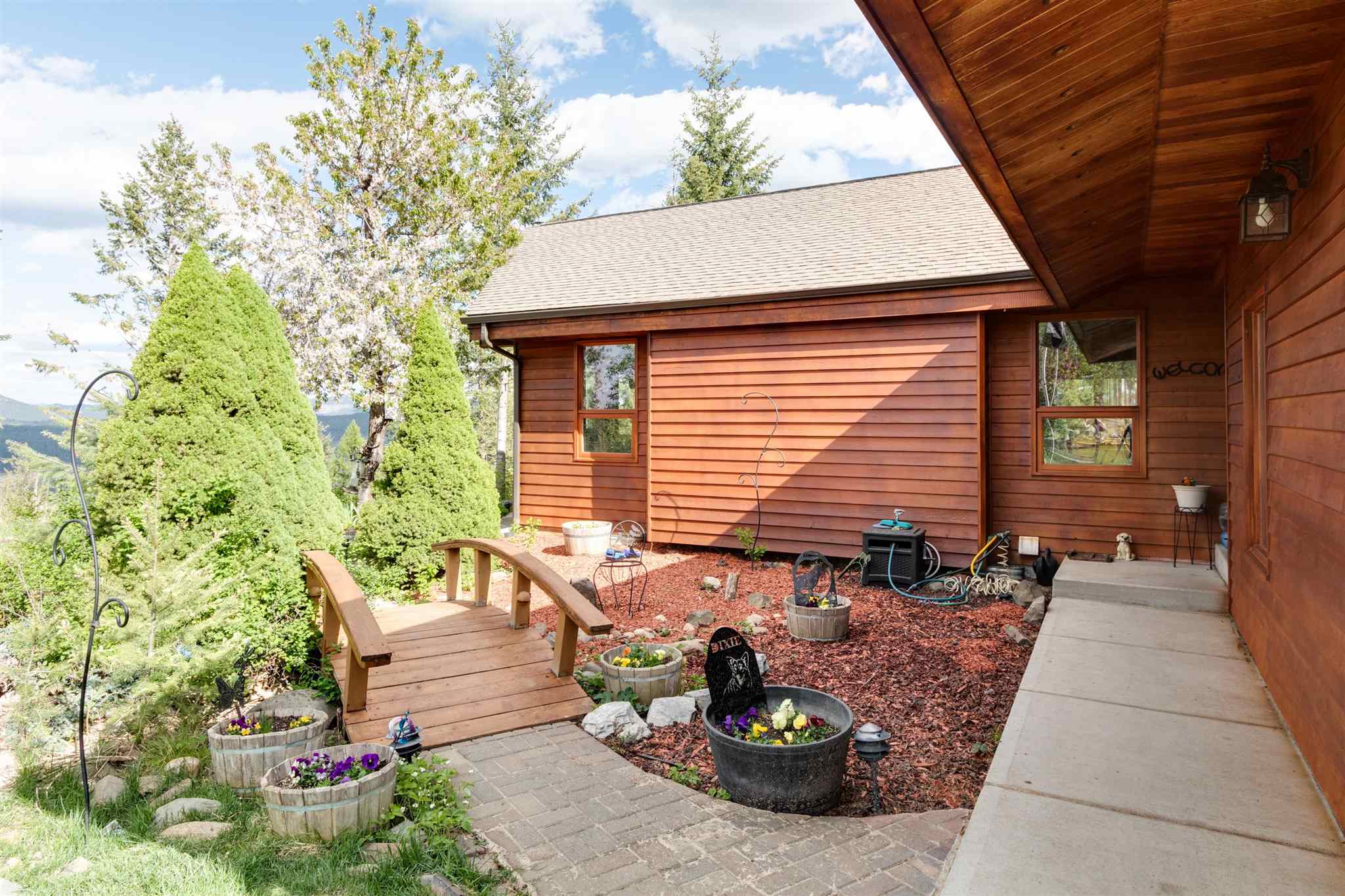 4049 Hesseltine Road Springdale, WA 99173 - Photo 3 of 42