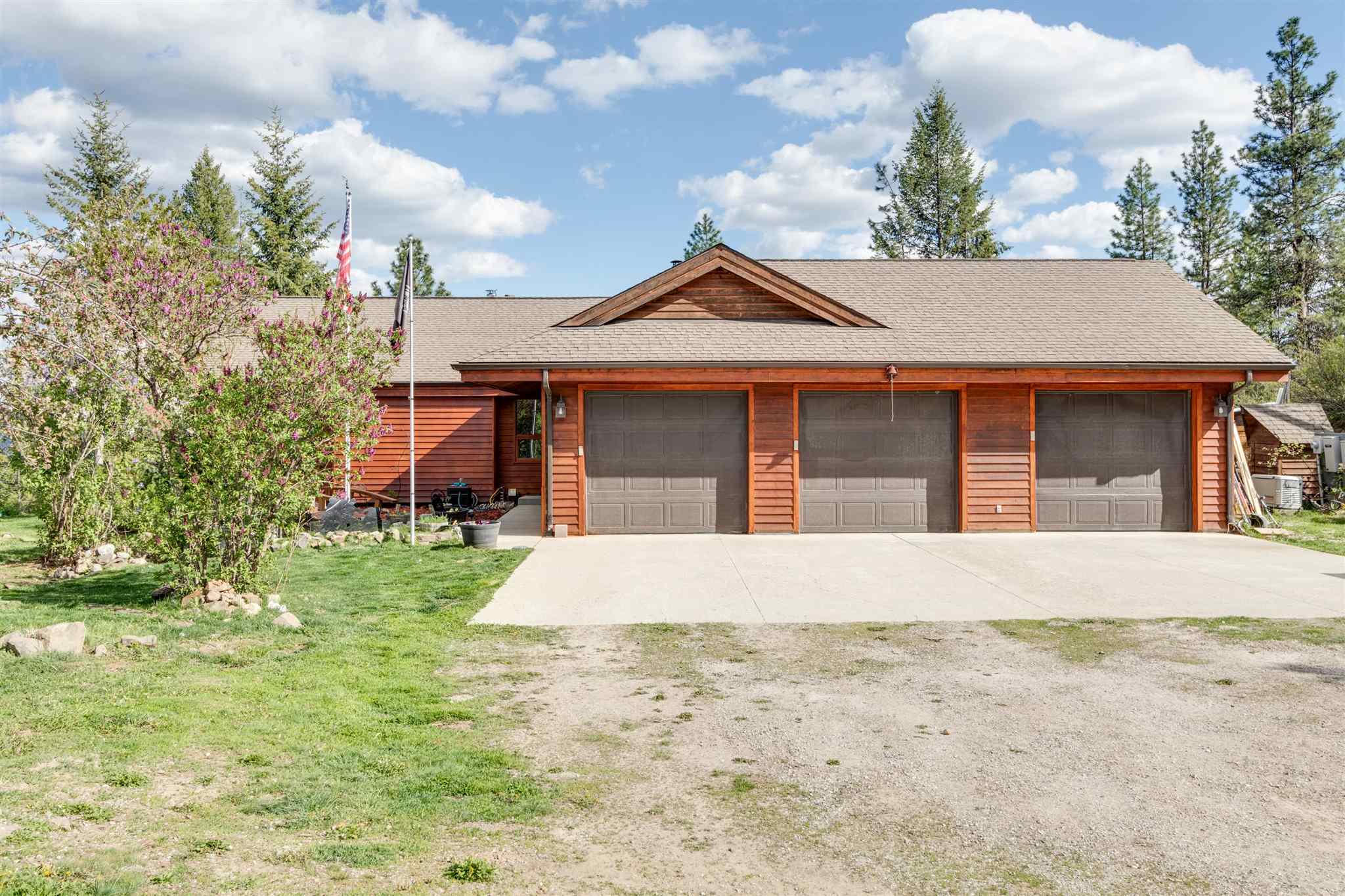 4049 Hesseltine Road Springdale, WA 99173 - Photo 4 of 42