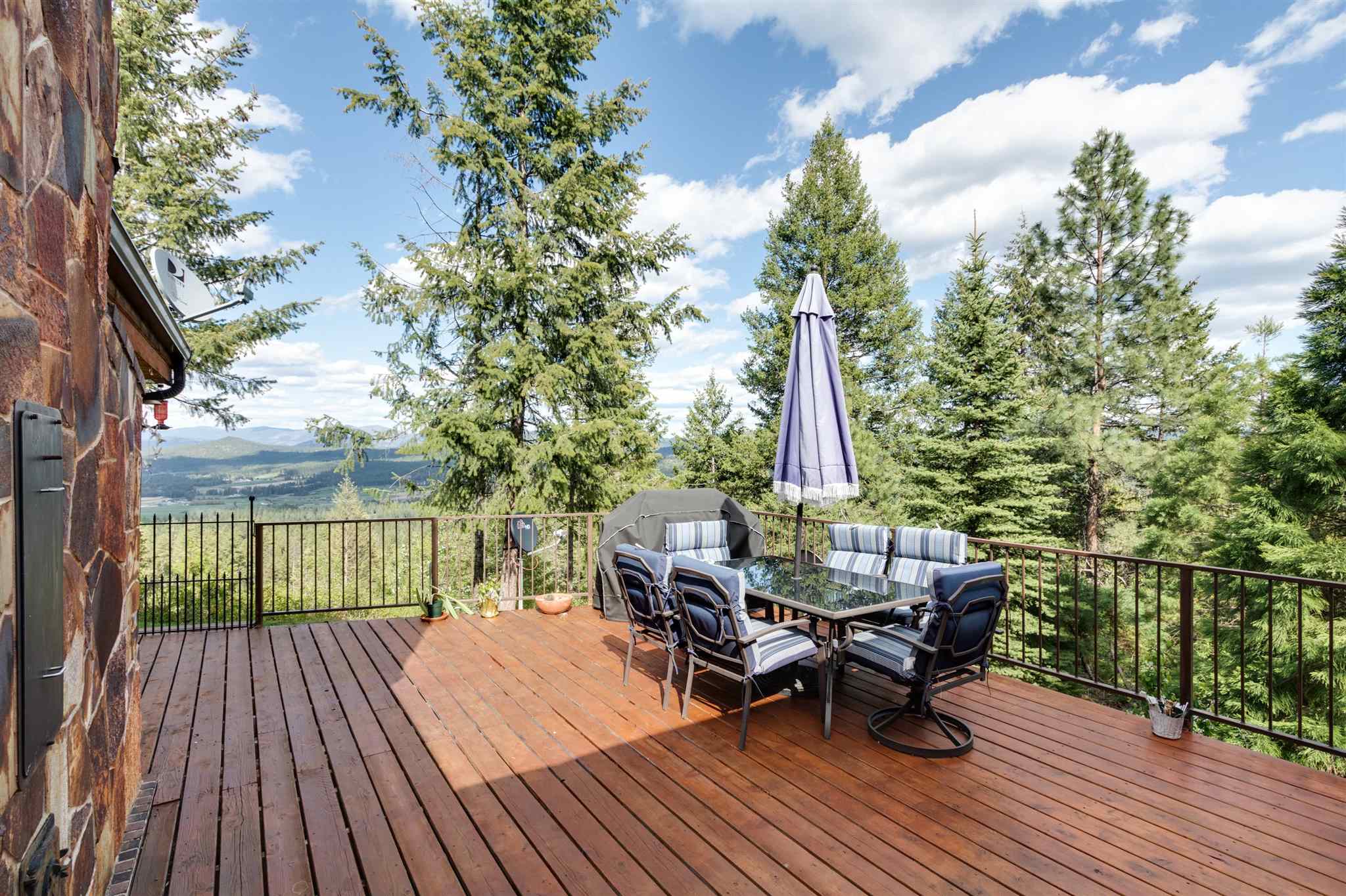 4049 Hesseltine Road Springdale, WA 99173 - Photo 5 of 42