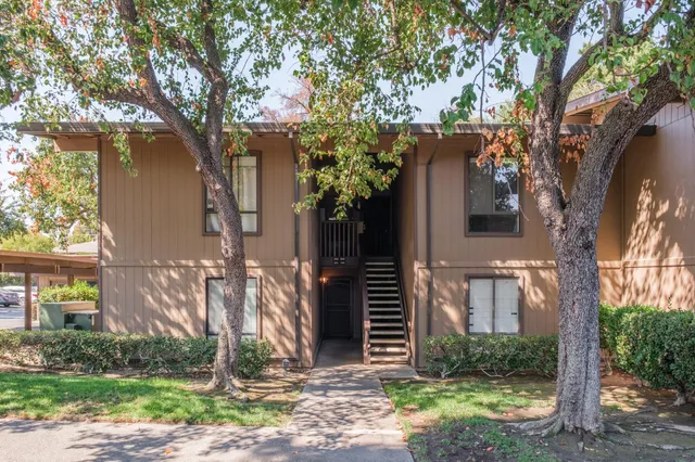 $215,000 | 2492 Larkspur Lane, Unit 200, Sacramento, CA 95825