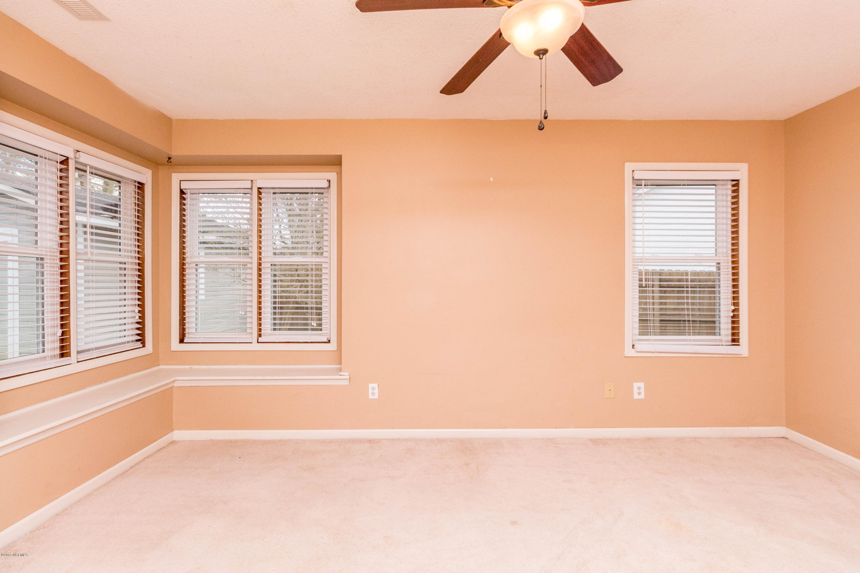 135 Raintree Circle Jacksonville, NC 28540 - Photo 18 of 30 IMG_9768