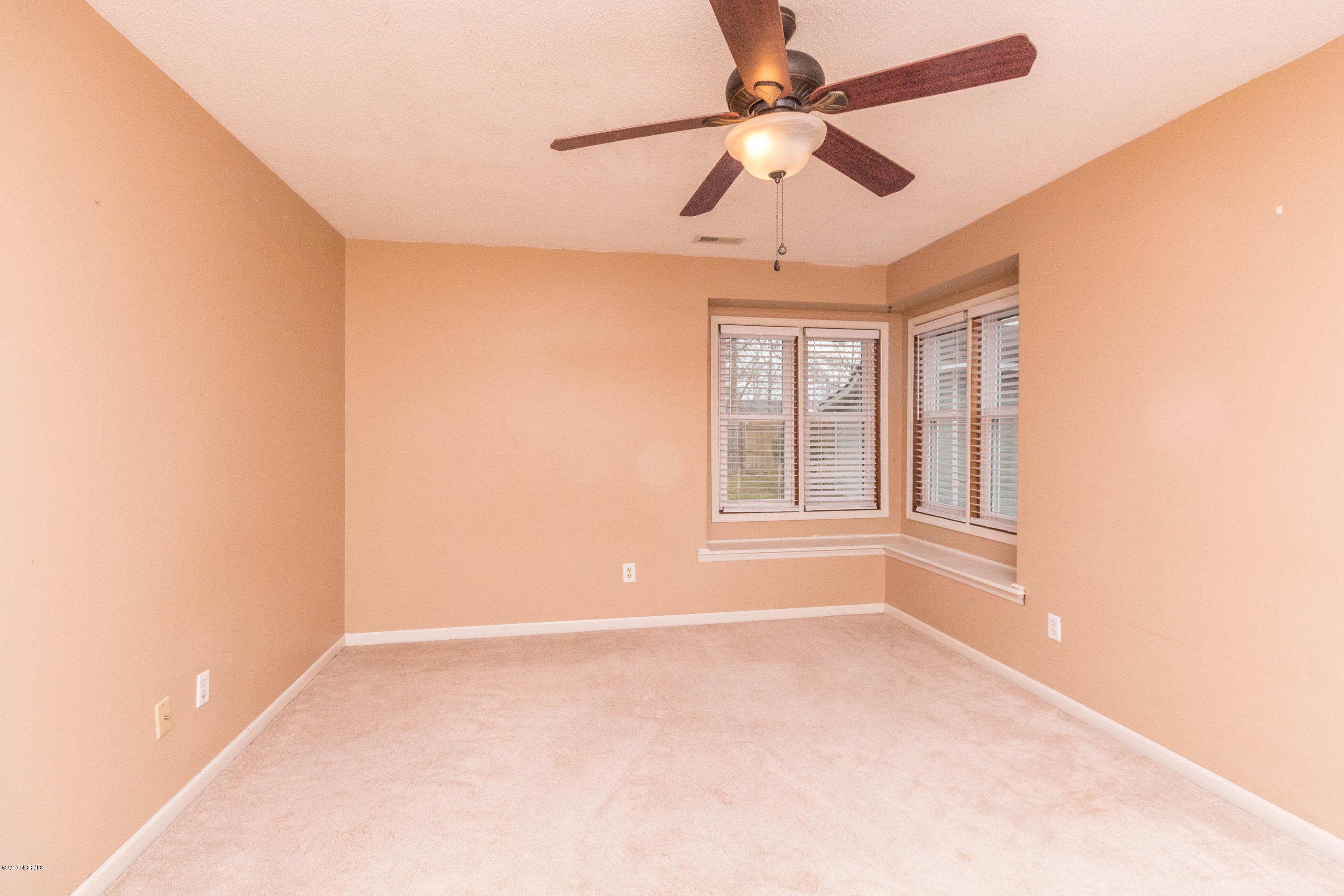 135 Raintree Circle Jacksonville, NC 28540 - Photo 19 of 30 IMG_9767