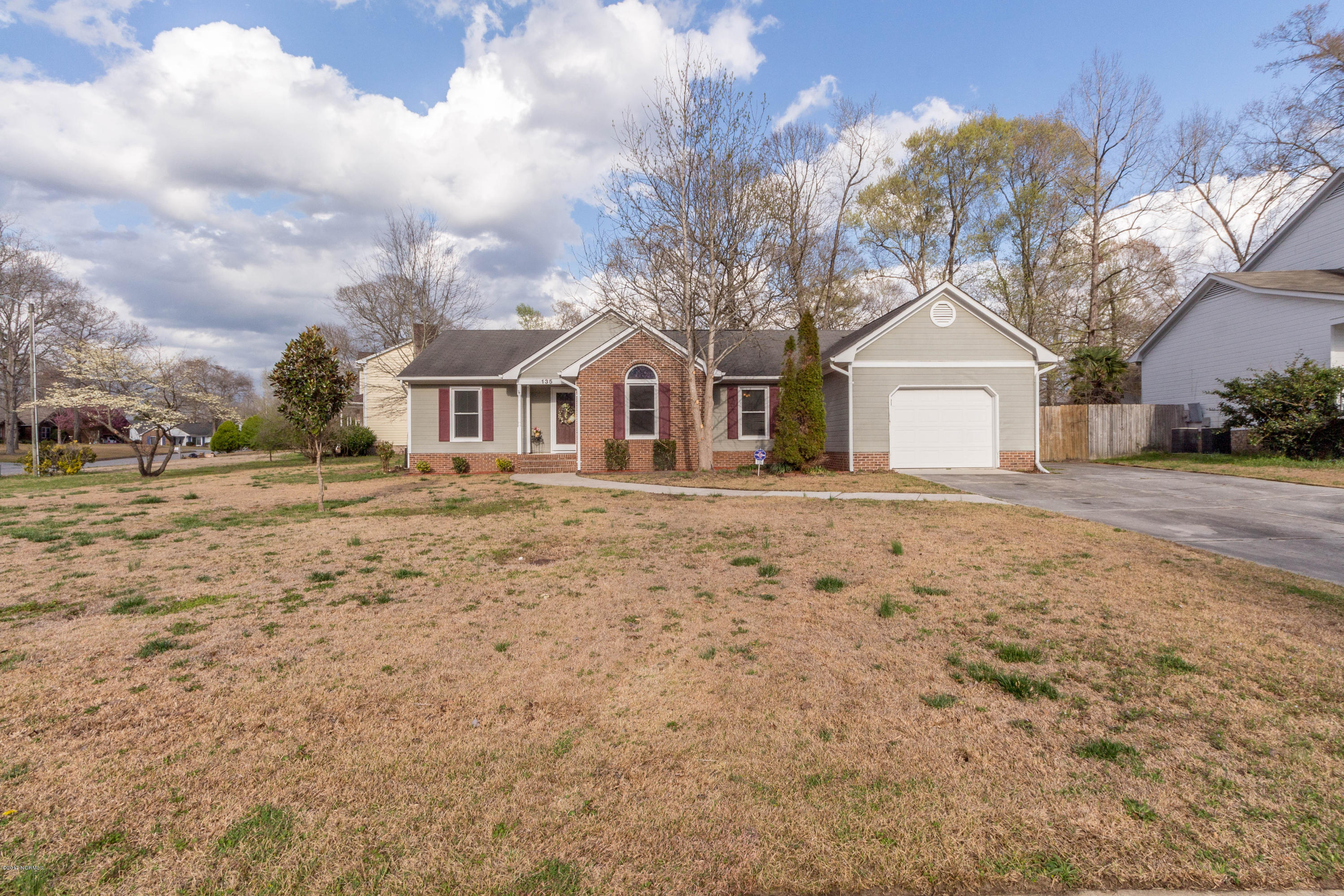135 Raintree Circle Jacksonville, NC 28540 - Photo 2 of 30 IMG_9740