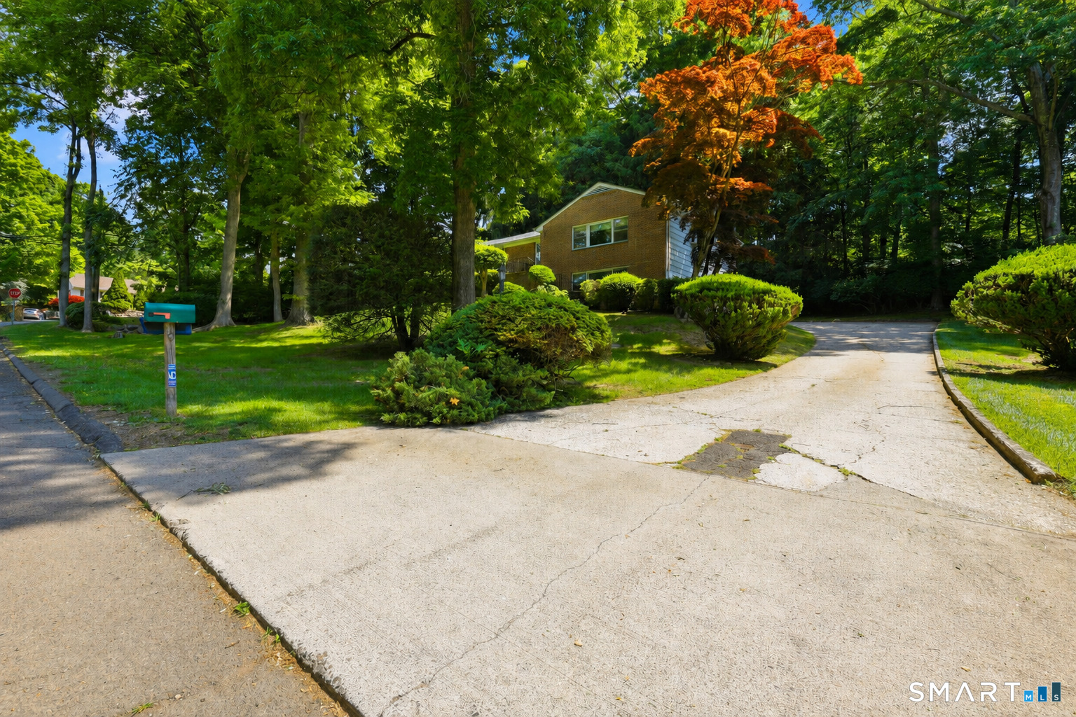 10 Joan Road Stamford, CT 06905 - Photo 29 of 33