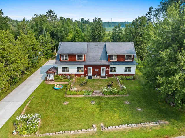 $384,900 | N6321 Cattau Beach Road, Shawano, WI 54166