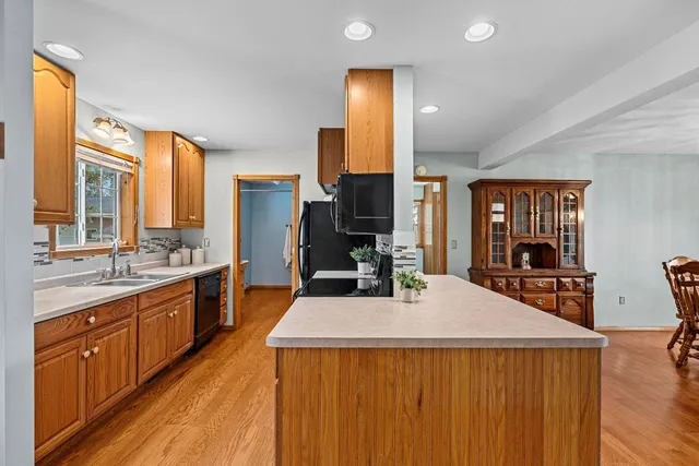 $384,900 | N6321 Cattau Beach Road, Shawano, WI 54166