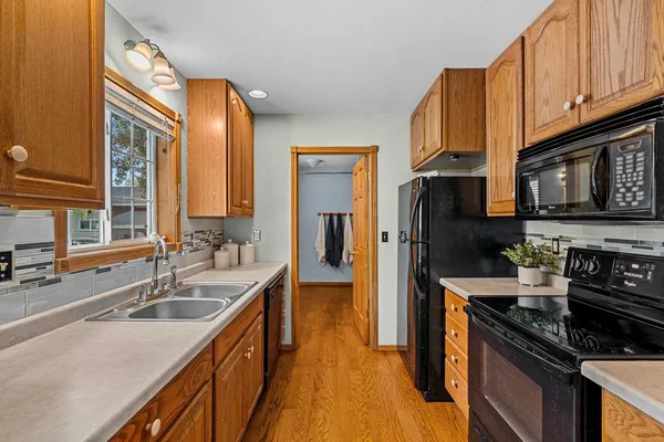 $384,900 | N6321 Cattau Beach Road, Shawano, WI 54166