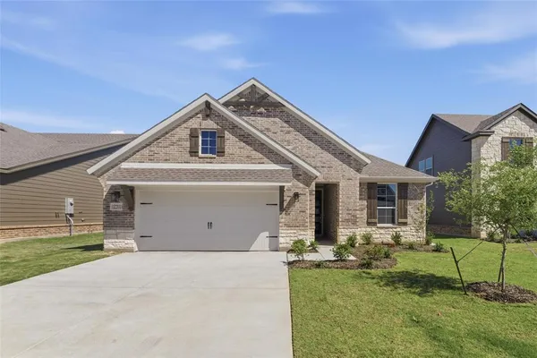$369,900 | 1233 Sabine River Lane, Springtown, TX 76082