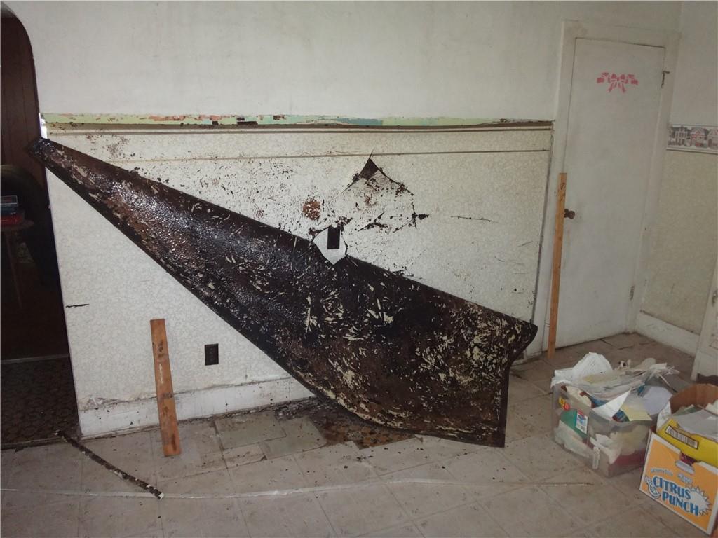 914 Coal Street Merrittstown, PA 15463 - Photo 7 of 10 a view of entryway