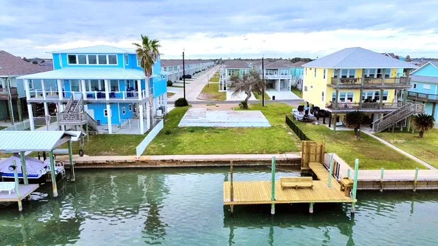 $572,000 | 123 Ocean Drive, Rockport, TX 78382