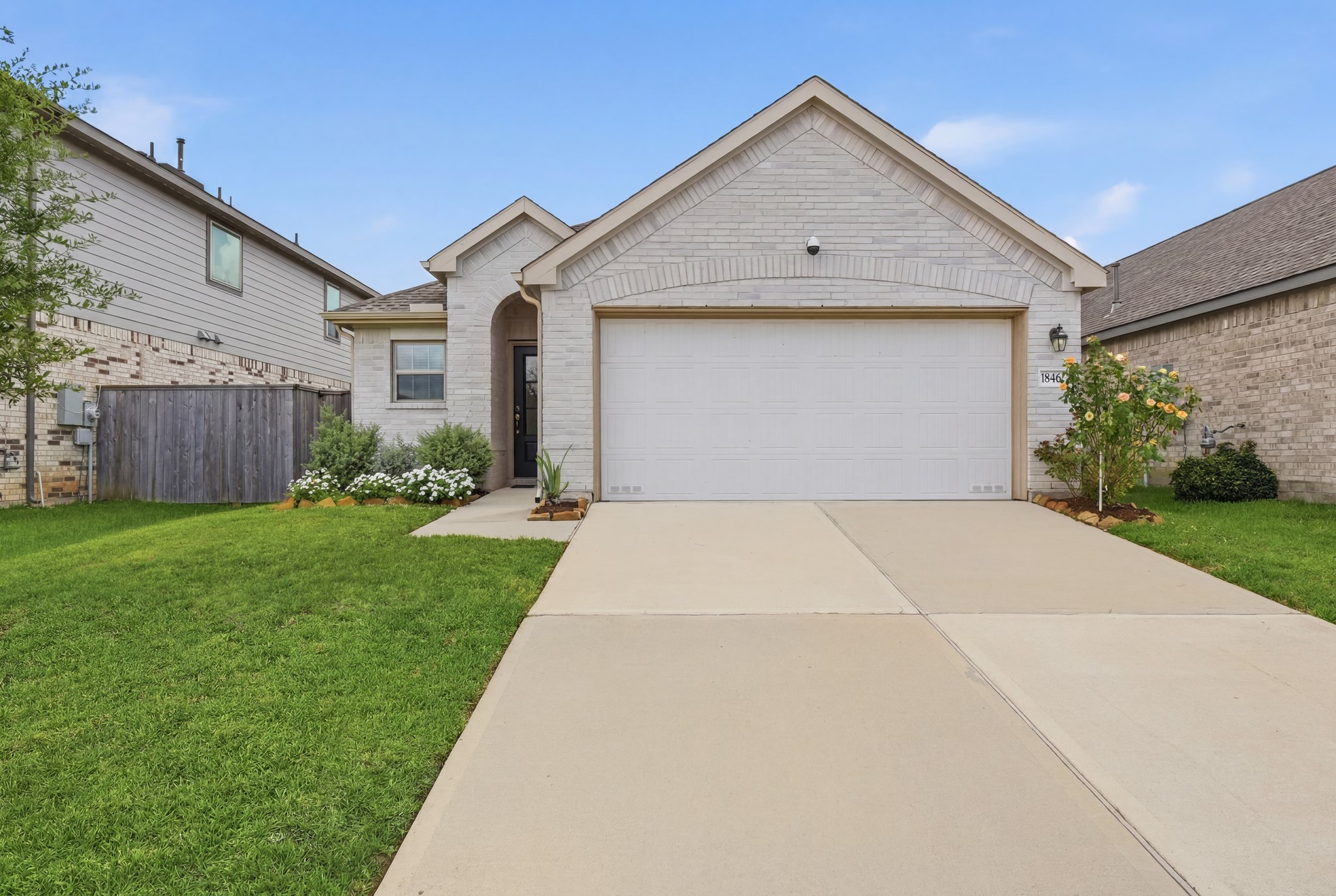 18463 Running Shadow Court Hockley, TX 77447 - Photo 1 of 36