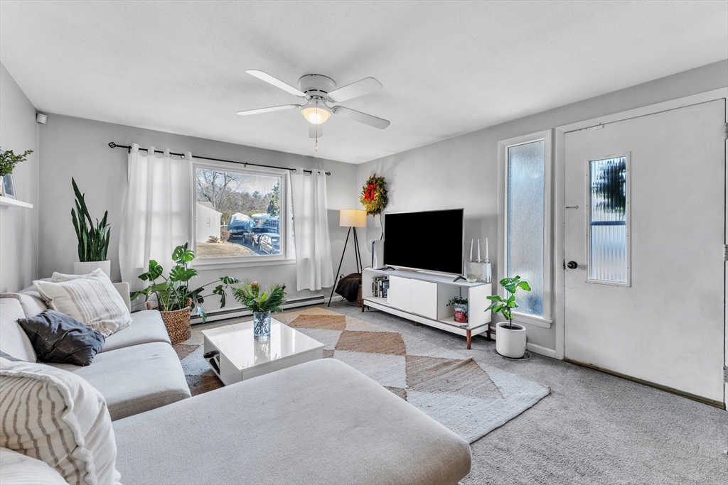 45 Gail Street Springfield, MA 01108 - Photo 5 of 29