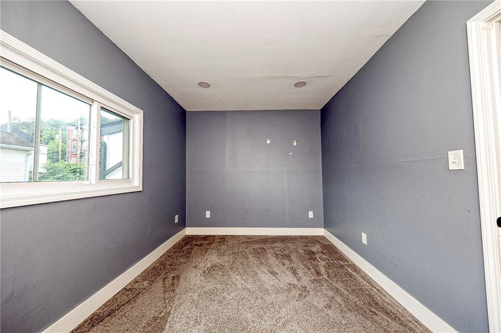 917 Robinson Street McKees Rocks, PA 15136 - Photo 20 of 29 Gallery Image 20