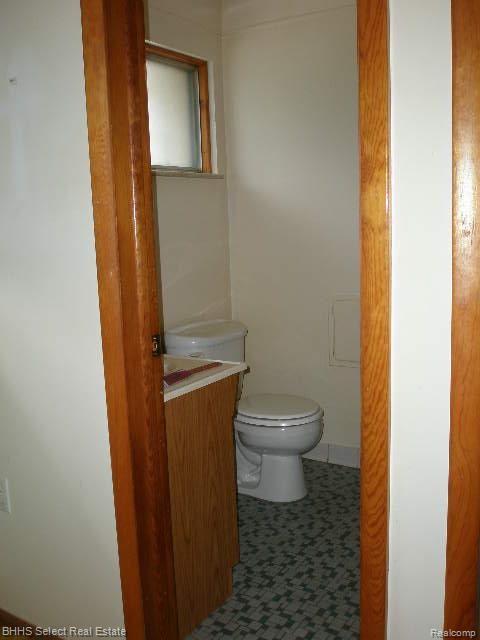 22330 Bell Road New Boston, MI 48164 - Photo 16 of 34 Master Bath