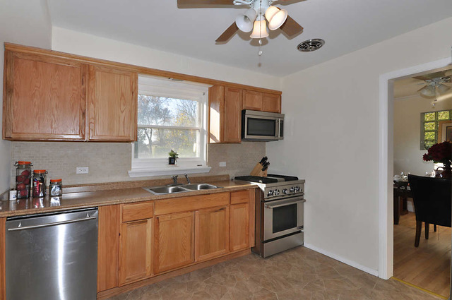 727 East Golf Road Des Plaines, IL 60016 - Photo 8 of 21