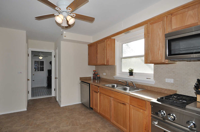 727 East Golf Road Des Plaines, IL 60016 - Photo 9 of 21