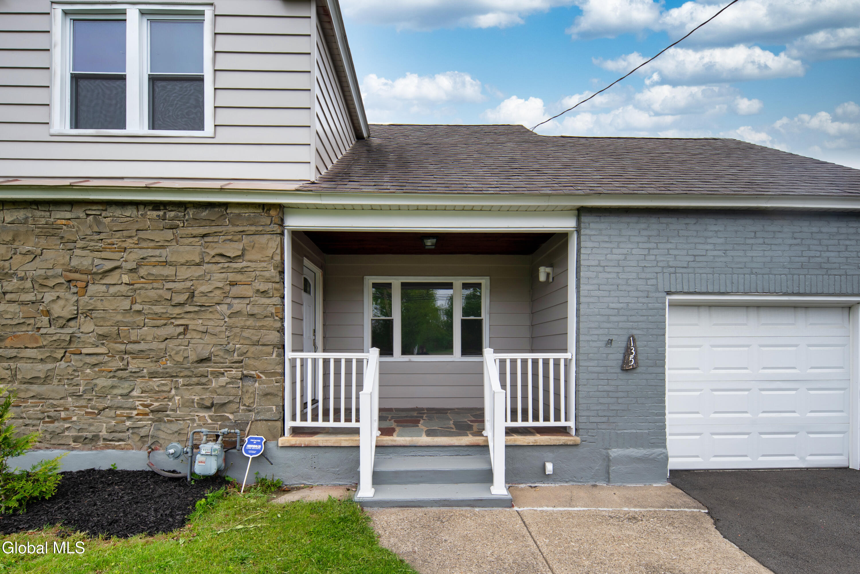 135 Freemans Bridge Road Glenville, NY 12302 - Photo 2 of 60 DSC01722