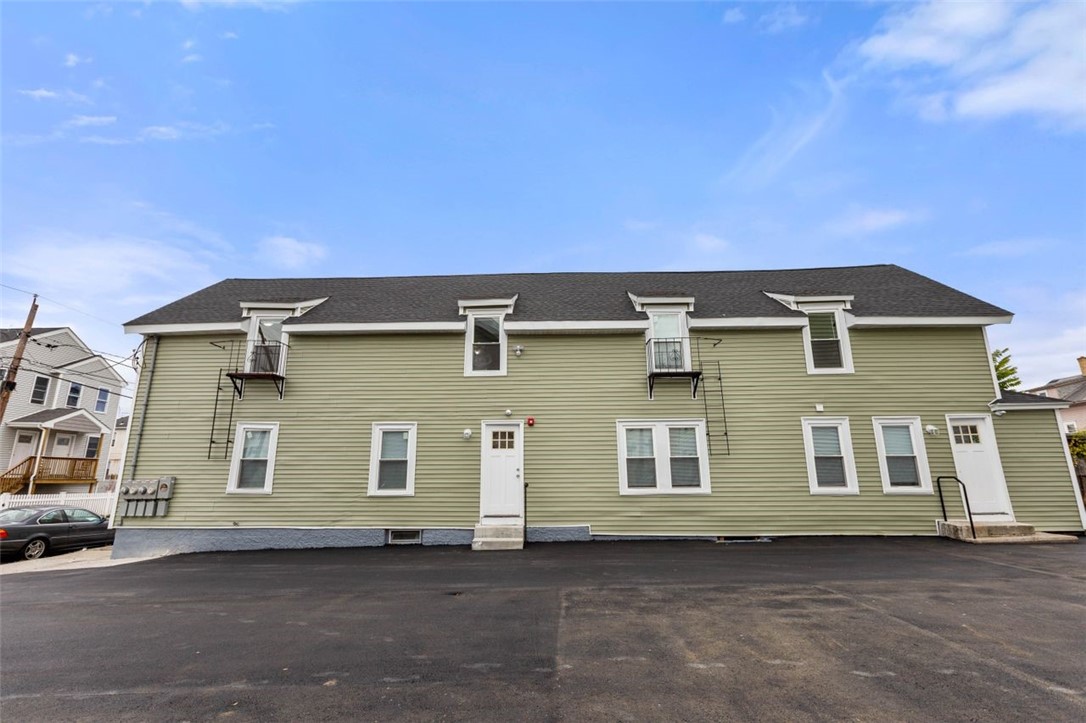 194 Harrison Street Pawtucket, RI 02860 - Photo 1 of 25 Gallery Image 1