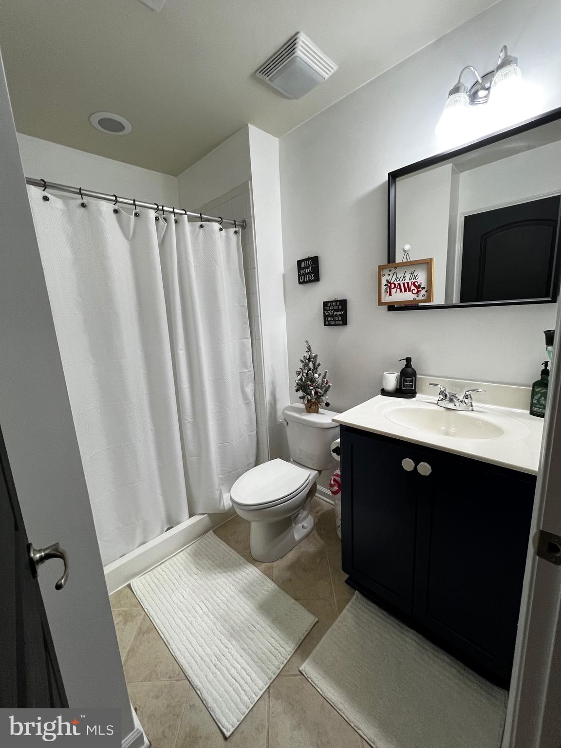 4366 Old Frederick Road Baltimore, MD 21229 - Photo 7 of 29 Main Level full bath
