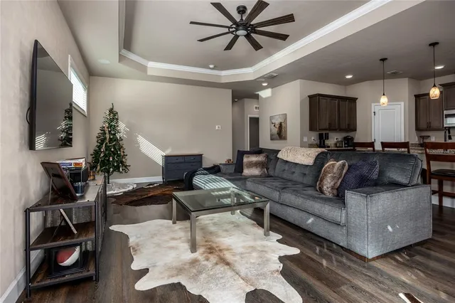 $1,950 | 24328 Southwest 17th Lane, Newberry, FL 32669