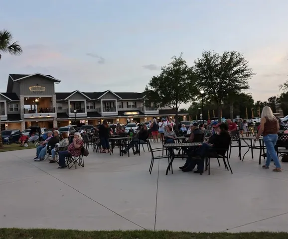 $1,950 | 24328 Southwest 17th Lane, Newberry, FL 32669