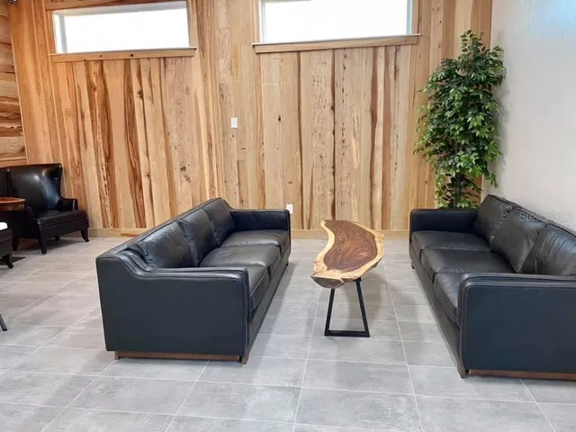 $1,950 | 24328 Southwest 17th Lane, Newberry, FL 32669