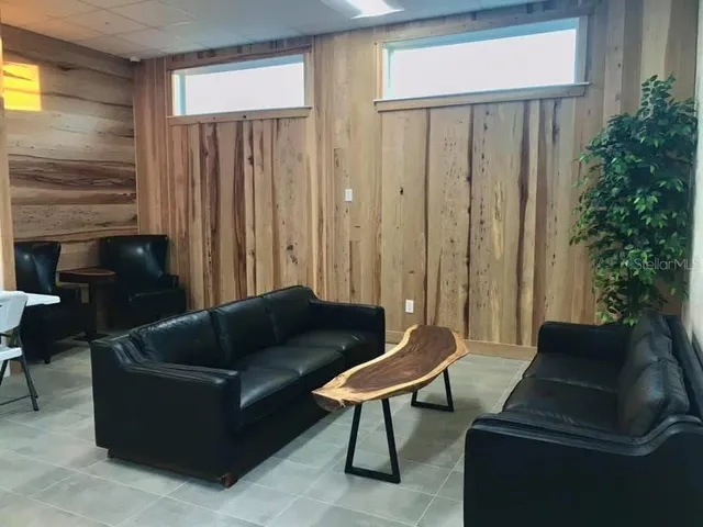 $1,950 | 24328 Southwest 17th Lane, Newberry, FL 32669