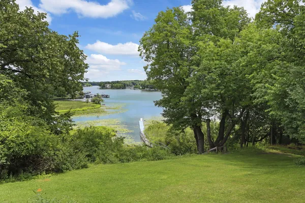 $1,649,000 | W5368 Plantation Road, Sugar Creek, WI 53121