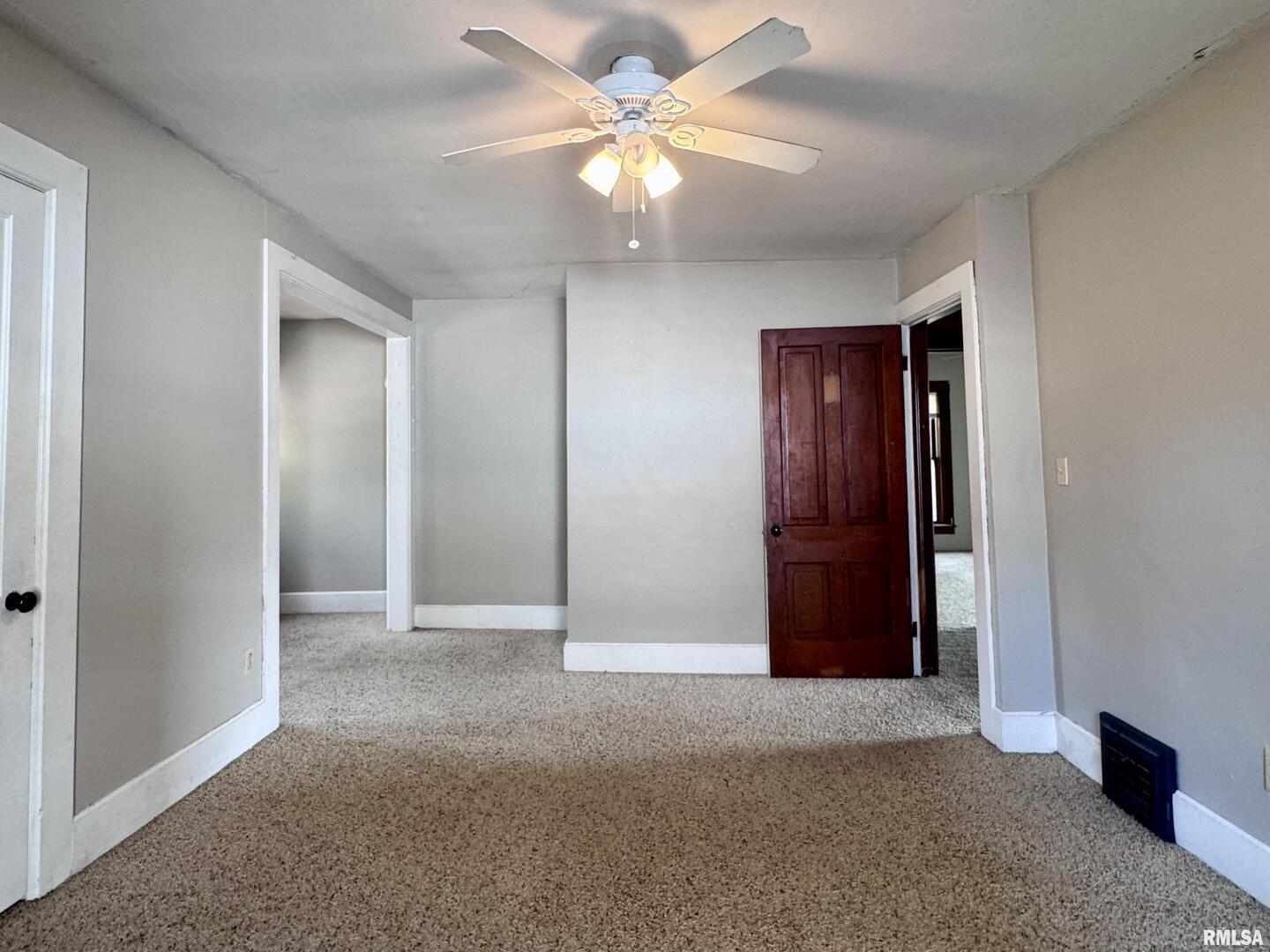 916 7th Street Fulton, IL 61252 - Photo 19 of 32 a view of an empty room