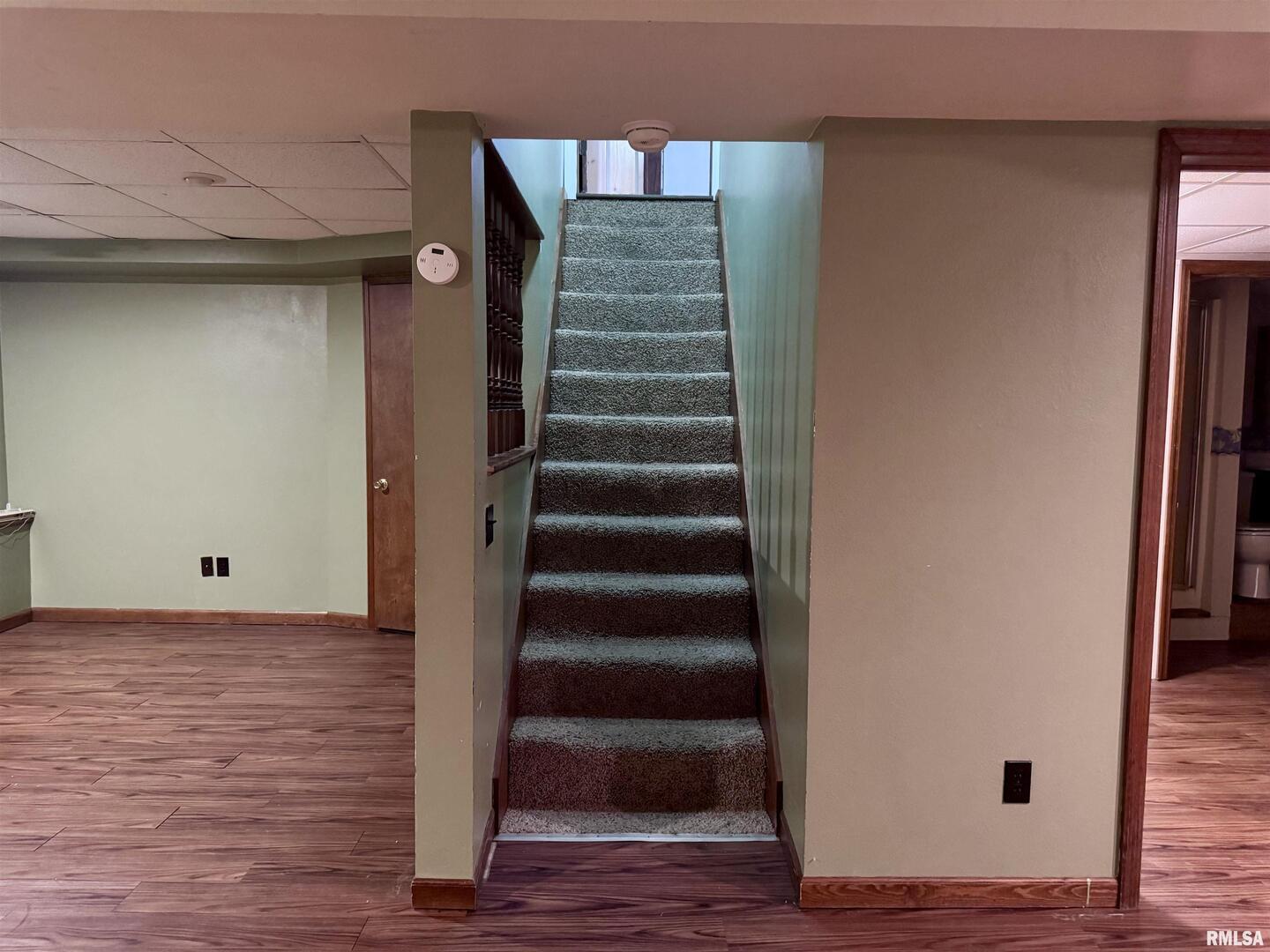 916 7th Street Fulton, IL 61252 - Photo 27 of 32 a view of front door with wooden floor