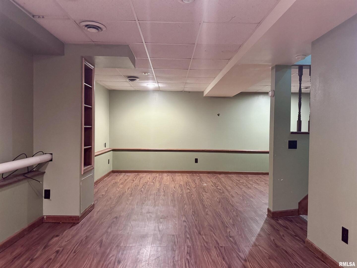 916 7th Street Fulton, IL 61252 - Photo 28 of 32 a view of a room with wooden floor