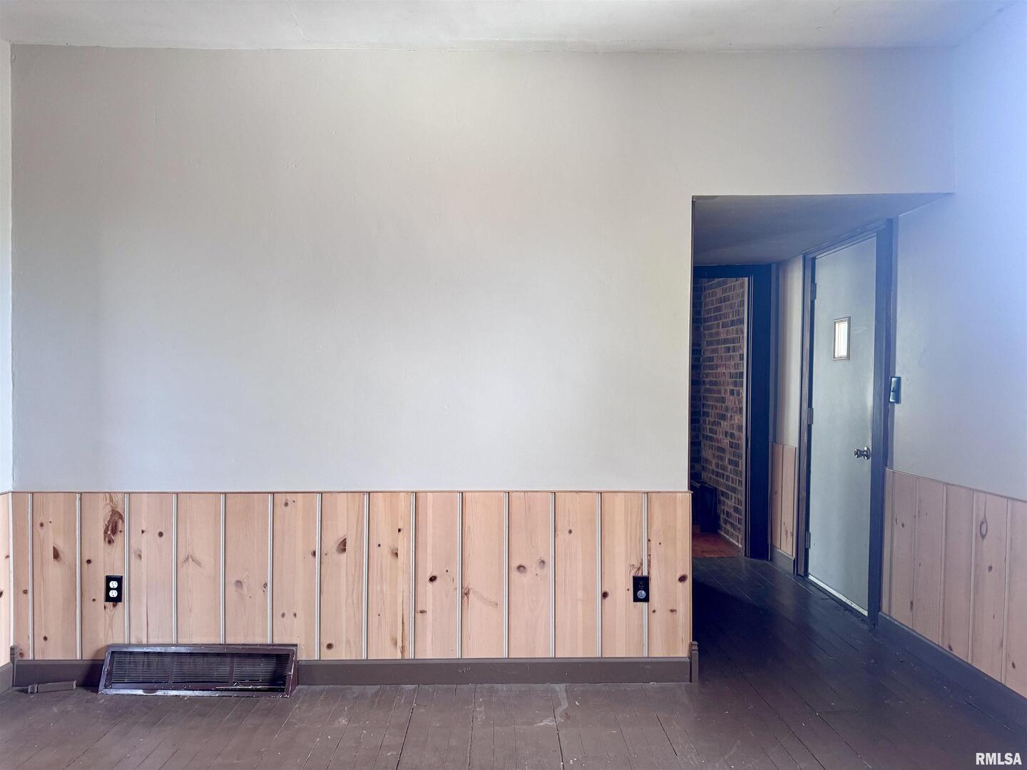 916 7th Street Fulton, IL 61252 - Photo 10 of 32