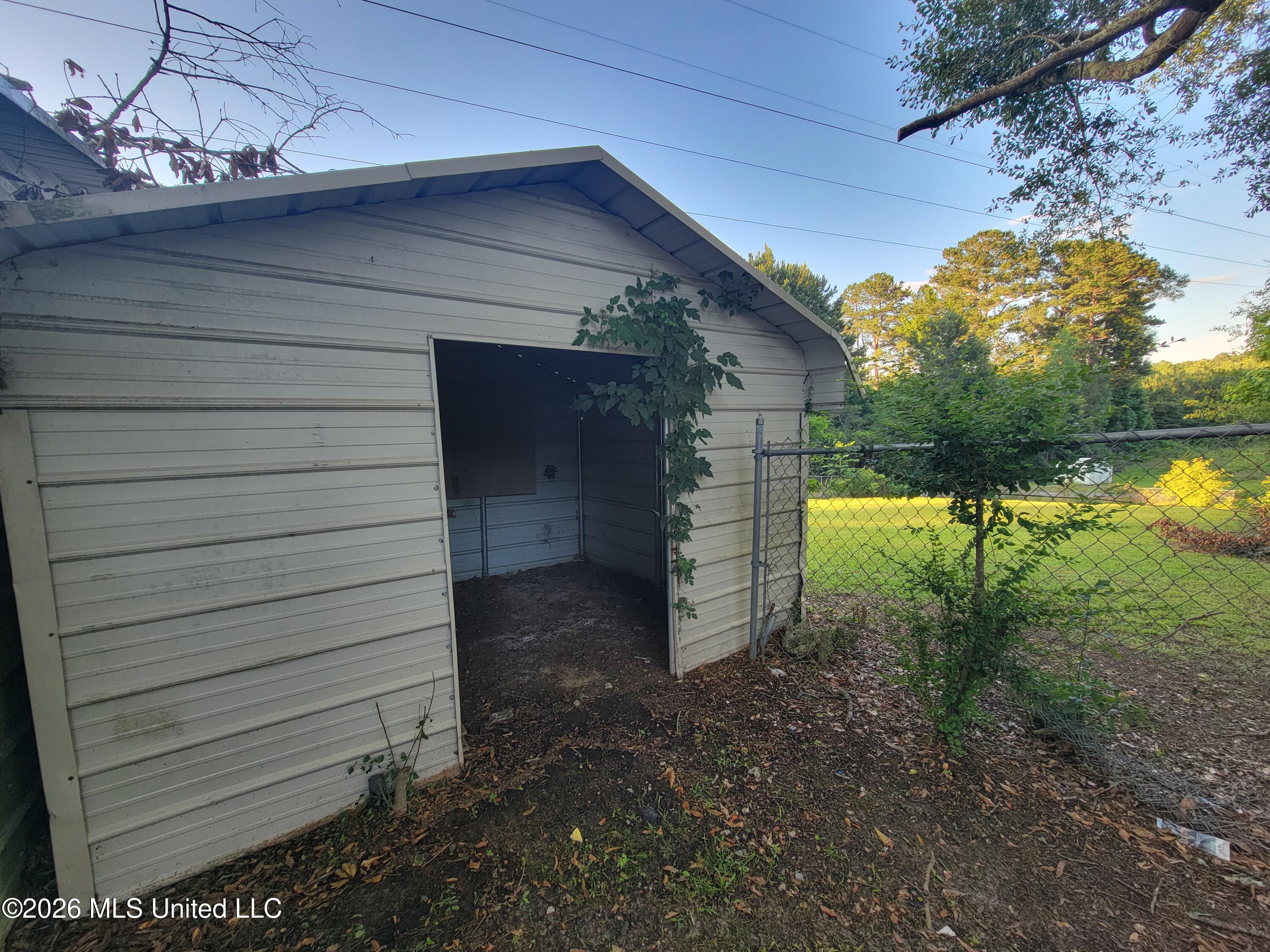 2427 Lawrence Hazel Road Lawrence, MS 39336 - Photo 5 of 24 39546