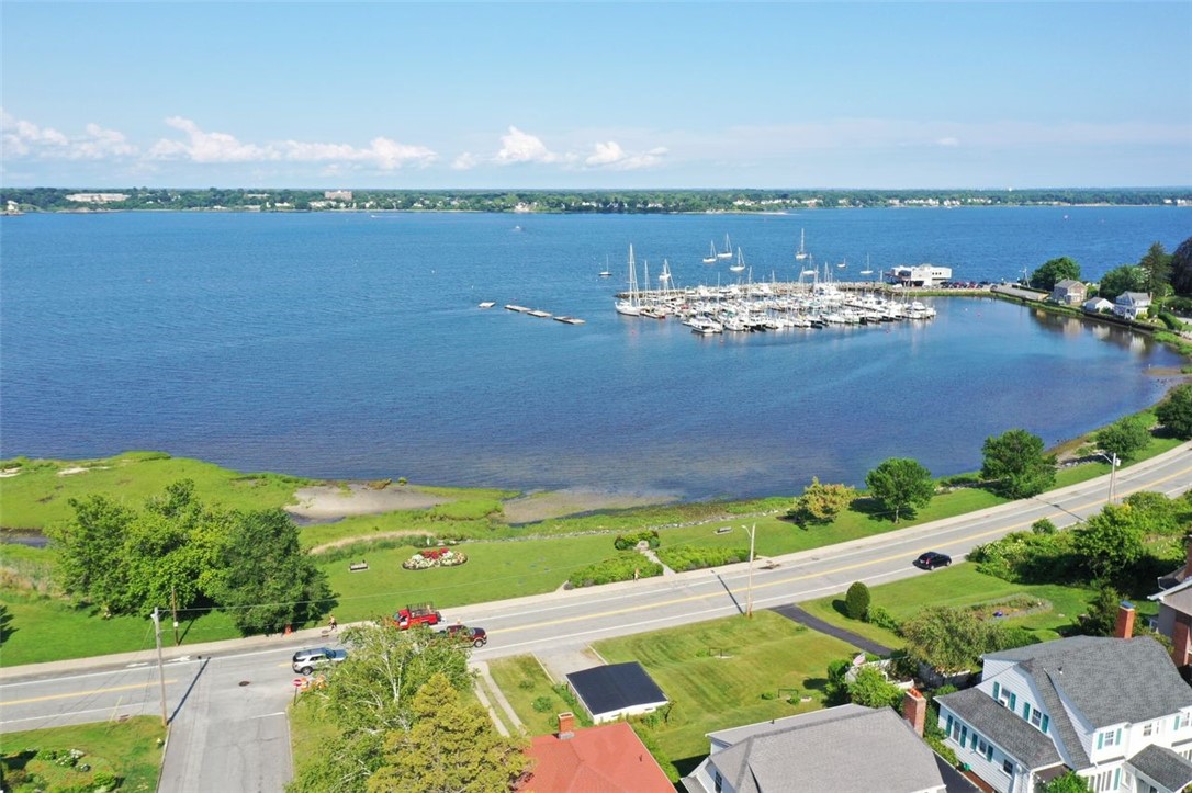 31 Windsor Road, Unit 1 Cranston, RI 02905 - Photo 4 of 44