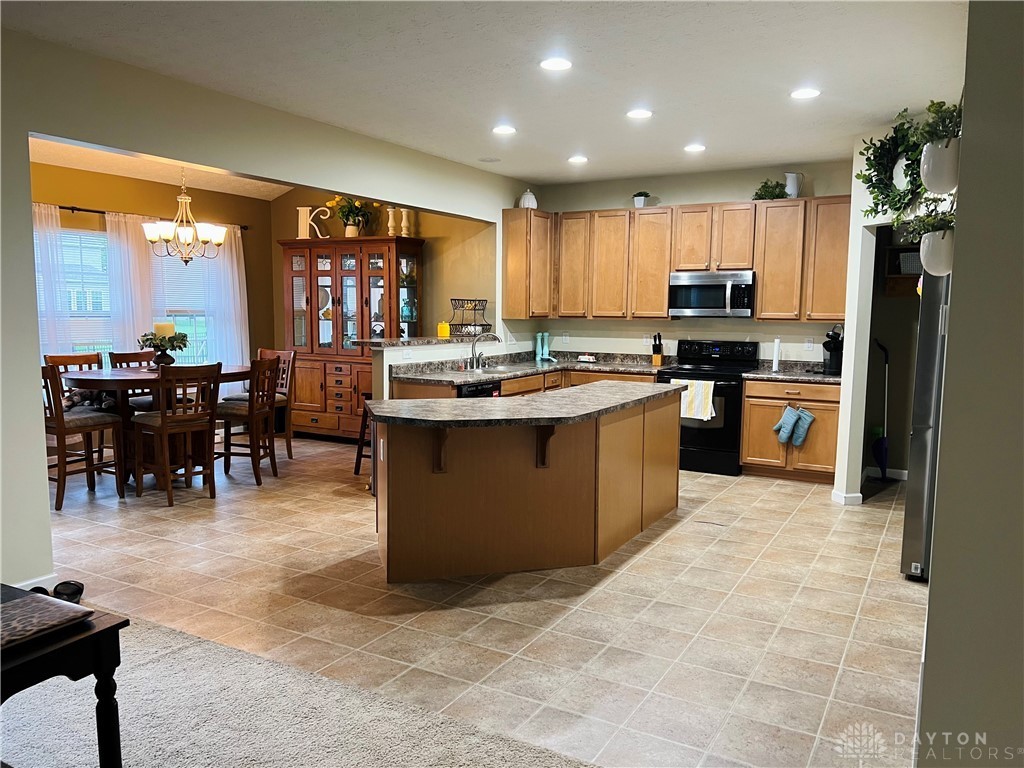1872 Spring Ridge Court Xenia, OH 45385 - Photo 10 of 57