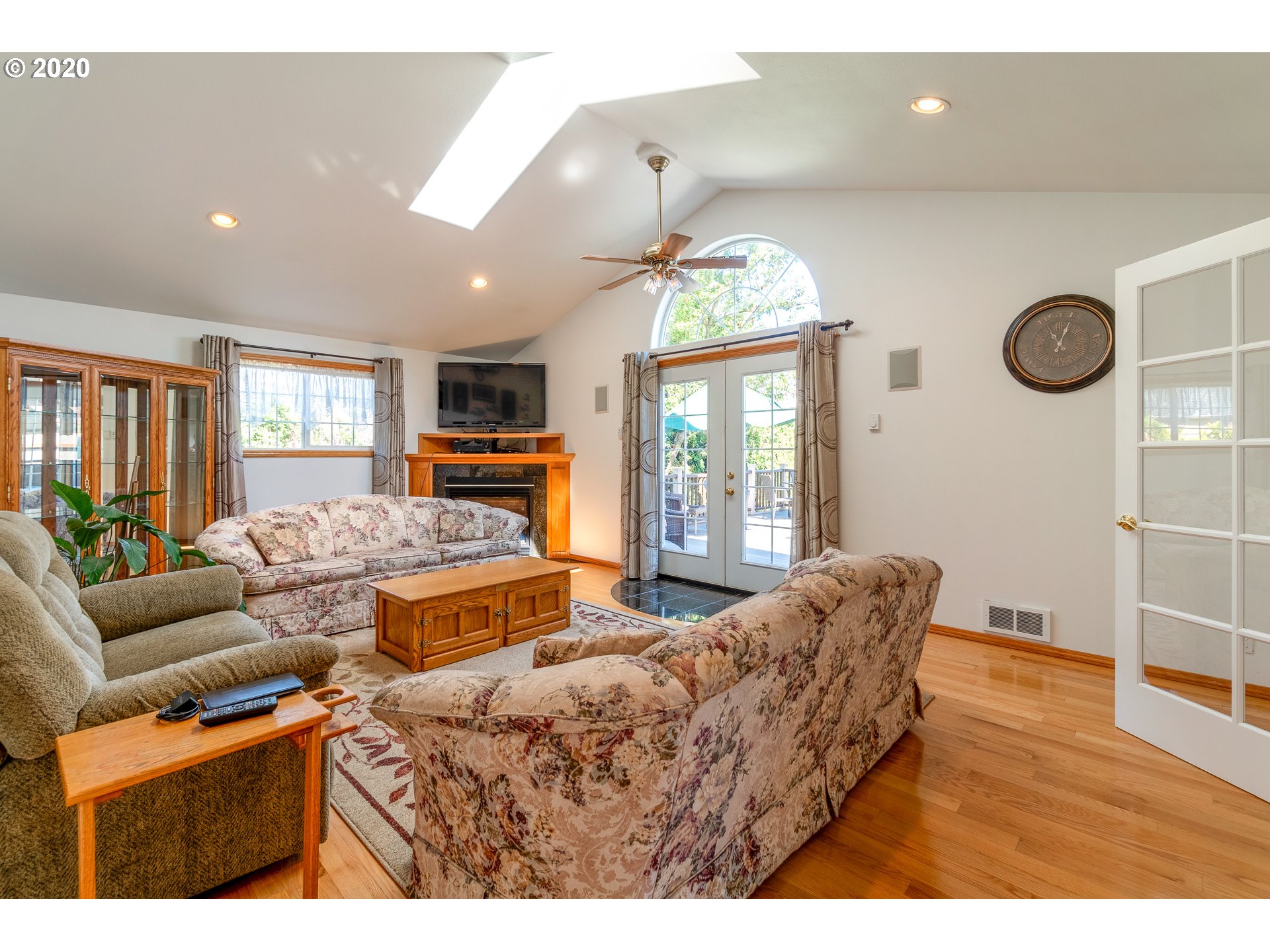 6838 Main Street Springfield, OR 97478 - Photo 11 of 29