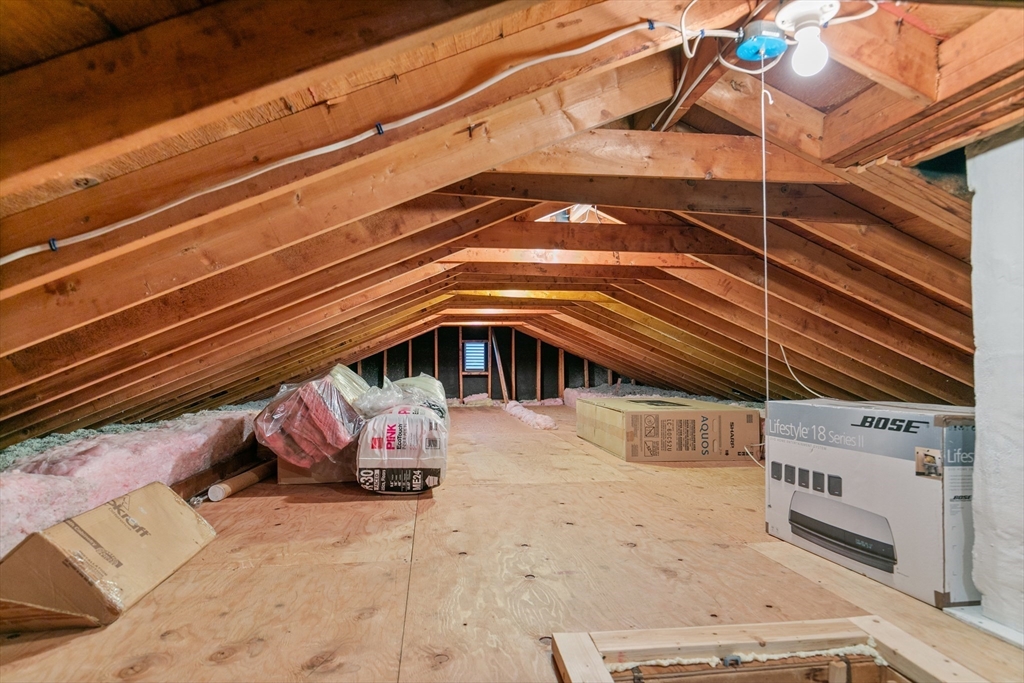 30 South Cross Road Haverhill, MA 01835 - Photo 35 of 42 a backyard of a house