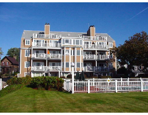 4 Rackliffe Street, Unit 4 Gloucester, MA 01930 - Photo 1 of 1 Gallery Image 1