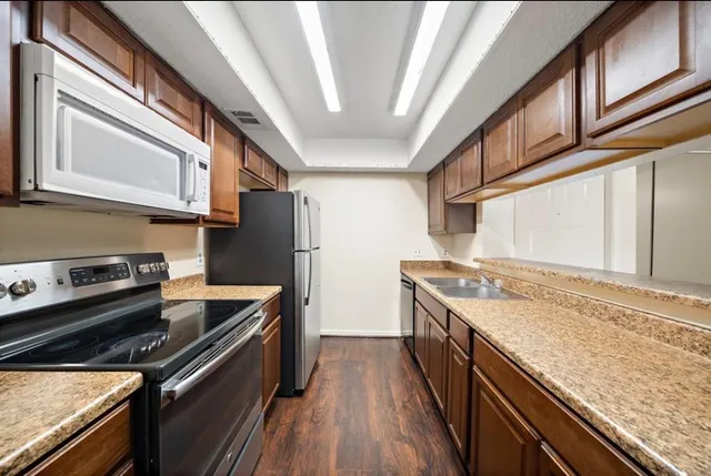 $1,100 | 2818 South Bartell Drive, Unit 4, Houston, TX 77054