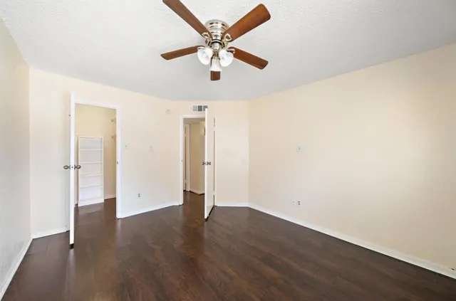 $1,100 | 2818 South Bartell Drive, Unit 4, Houston, TX 77054