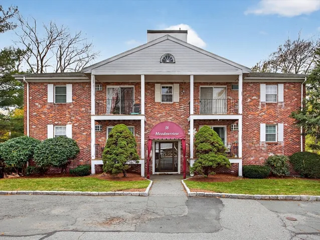 $375,000 | 38 Bennett Street, Unit 3D, Wakefield, MA 01880