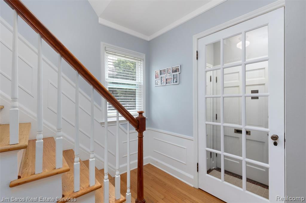 480 Fisher Road Grosse Pointe Farms, MI 48230 - Photo 3 of 34