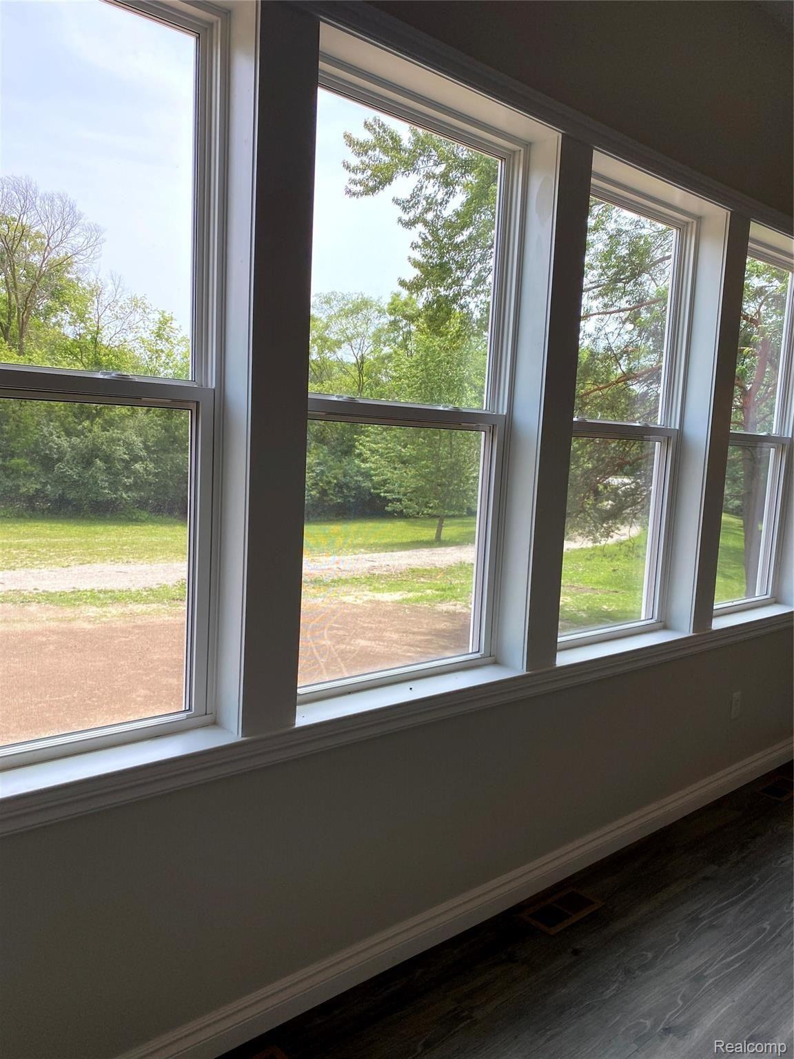 17310 Wayne Road Livonia, MI 48152 - Photo 17 of 47 17.jpg