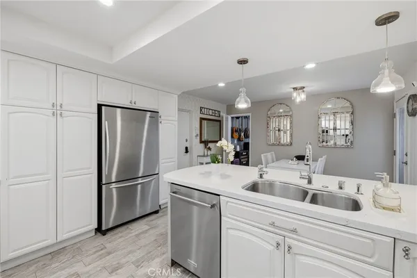 $5,500 | 17106 Burbank Boulevard, Encino, CA 91316