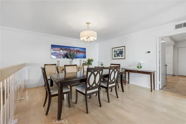 $5,500 | 17106 Burbank Boulevard, Encino, CA 91316